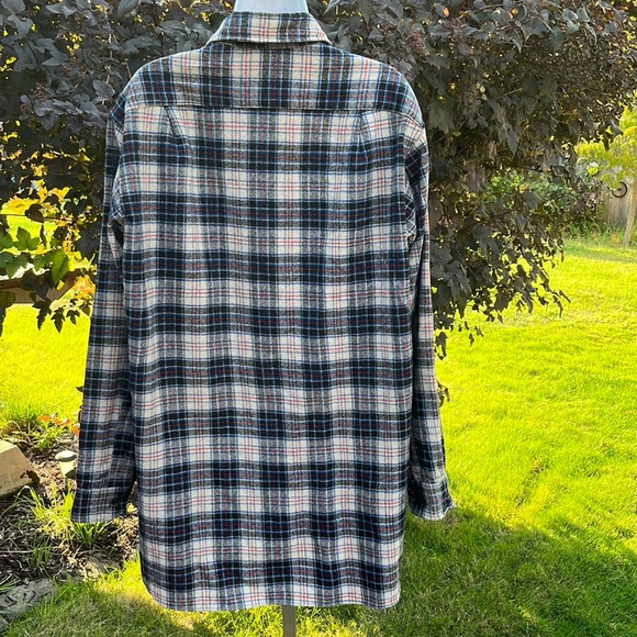 EUC VTG Pendleton 100% Virgin Wool blue/white/red/black plaid shirt Sz L - Picture 5 of 9